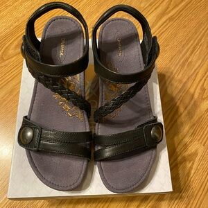 AETREX - NAYA BLACK SANDALS